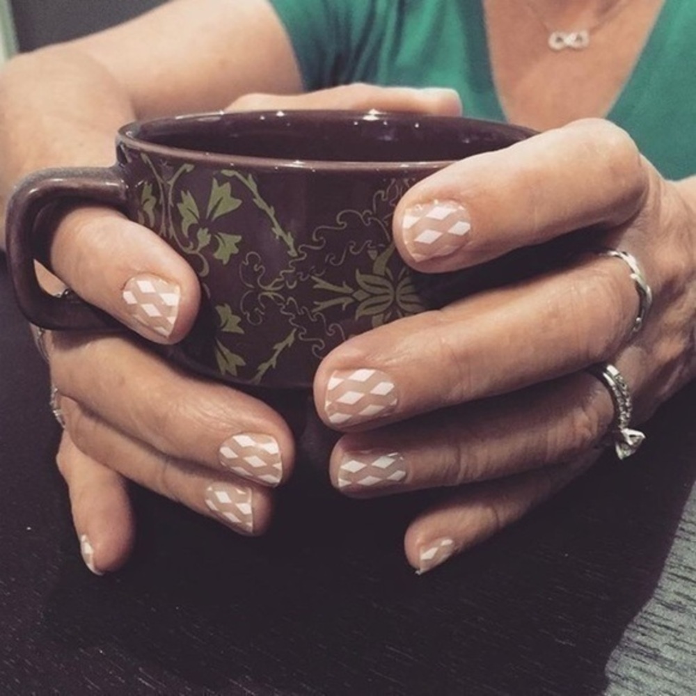 💅🏼3/$30💅🏼DELIGHT Jamberry Clear Nail Wraps